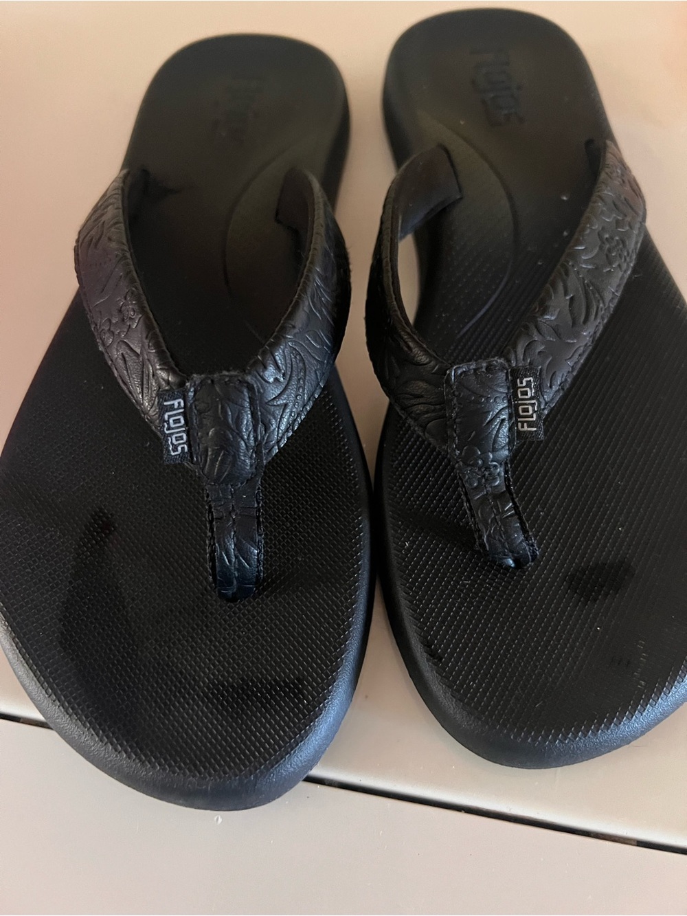 Fitflop Black Embossed Strap Thong Sandals